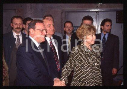 35mm vintage slide* 1997 ca POLITICS Raissa GORBATCHEVA, Mikhail GORBATCHEV (17)