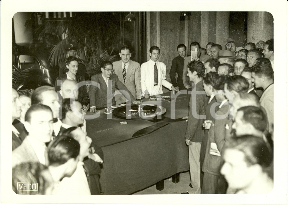 Fotografia d epoca originale 1939 ROMA Galleria COLONNA La roulette riscuote successo tra i romani Foto 1