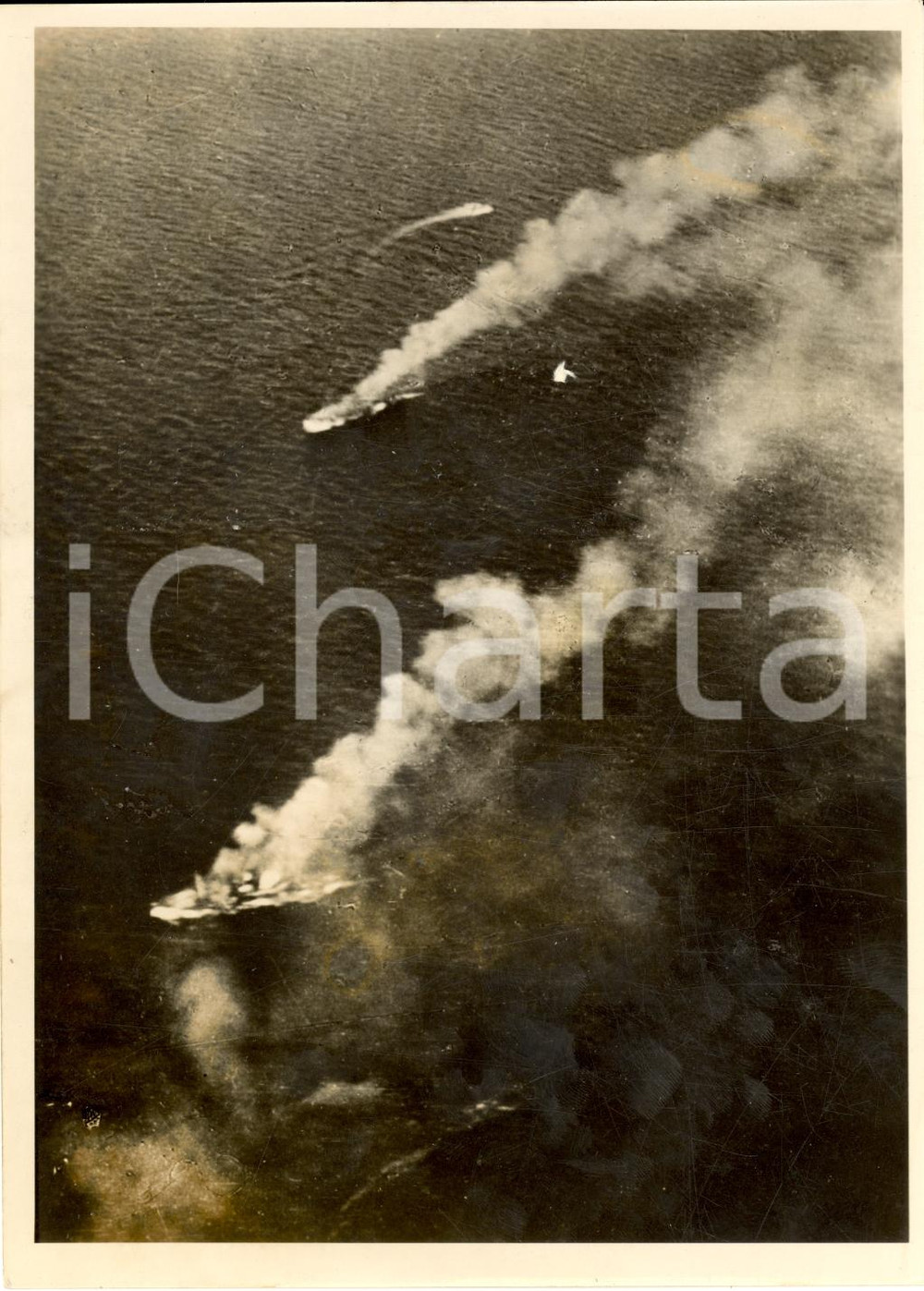 Fotografia d'epoca originale 1941 FINLANDIA WW2 Mercantili sovietici in fiamme nel golfo *FOTOGRAFIA 1