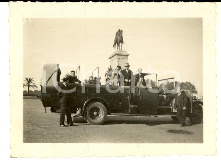 Fotografia d epoca originale 1925 ca ROMA GIANICOLO Visitatori in auto presso monumento a Garibaldi Foto 9x7 1