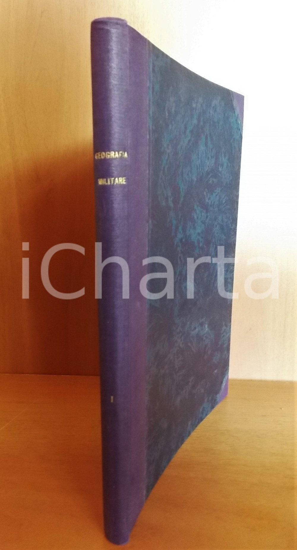 1925 Accademia Militare di MODENA - Sinossi di geografia - 1Â° Corso 236 pp. Volume d'epoca, che raccoglie le dispense a uso esclusivo dell'Accademia Militare di Modena, 1&deg; Anno di Corso. Legatura 3/4 tela, titoli dorati al dorso.EDITORE: Modena - Societ&agrave; Tipografica Modenese.PAGINE: 236FORMATO: 31x22 cm  CONDIZIONI: FAIR (il volume &egrave; complessivamente in buone condizioni, ma reca ingiallimenti al frontespizio e alle pagine interne; sottolineature; gualciture; incurvato il piatto anteriore)    originale e autentica 1
