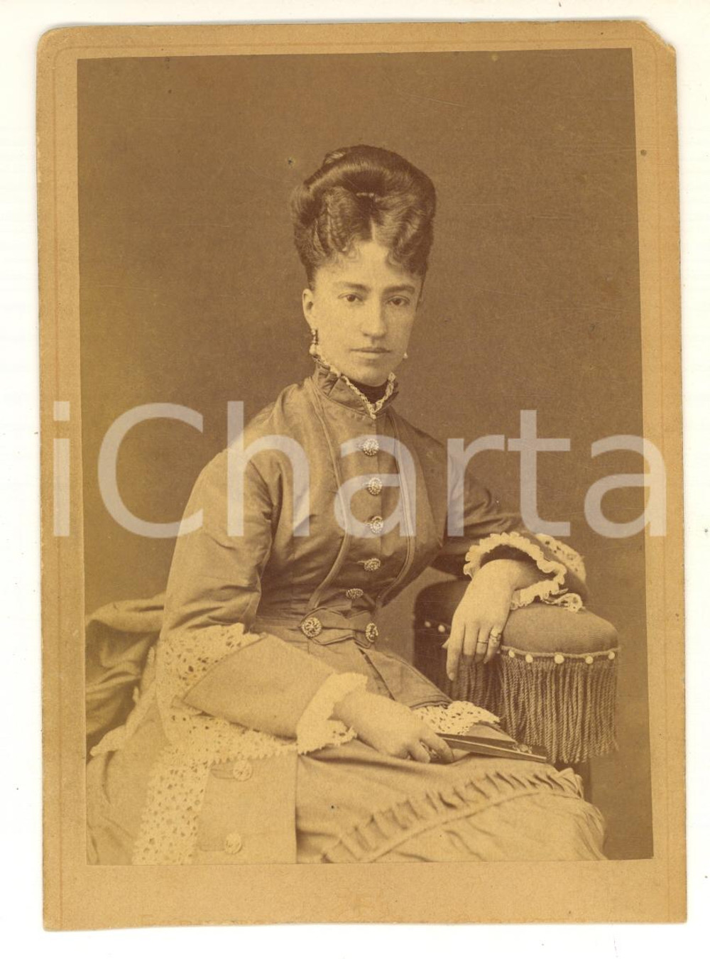 Fotografia d epoca originale 1890 ca NOBILTA  ITALIA Giovane donna con ventaglio Ritratto  Foto 11x15 cm 1