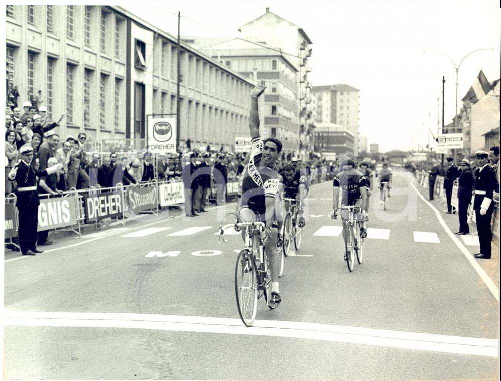 1967 ALESSANDRIA CICLISMO GIRO D'ITALIA Giorgio ZANCANARO al traguardo *Foto