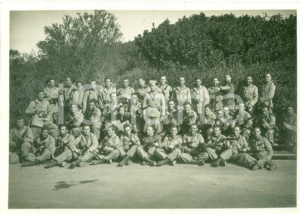 Fotografia d epoca originale 1940 ca SARDEGNA ? Reparto militare di soldati in gruppo Fotografia 1
