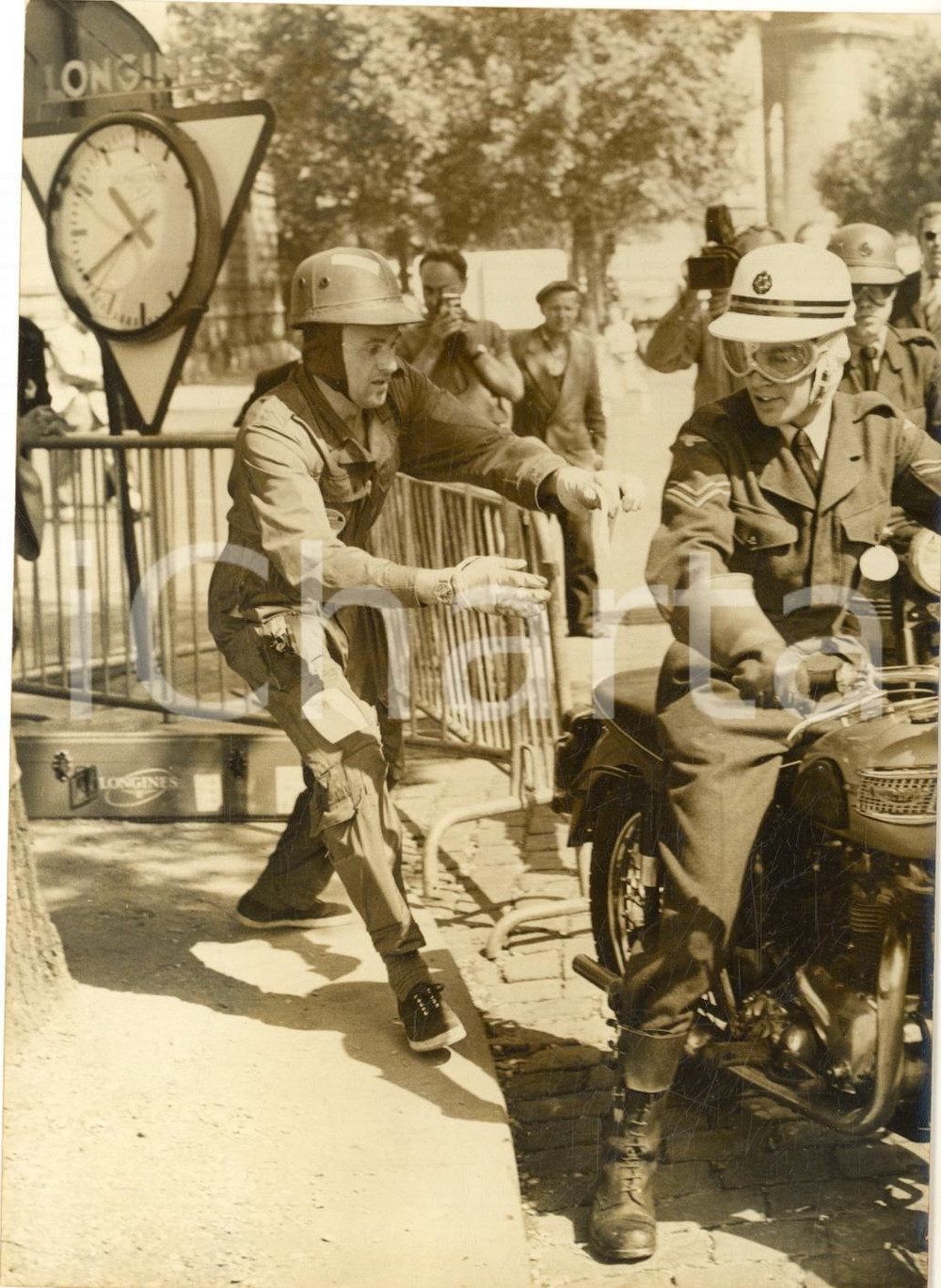 1959 PARIS-LONDON MOTORCYCLING Race - Marshal Charles MAUGHAN *Photo 13x18 cm
