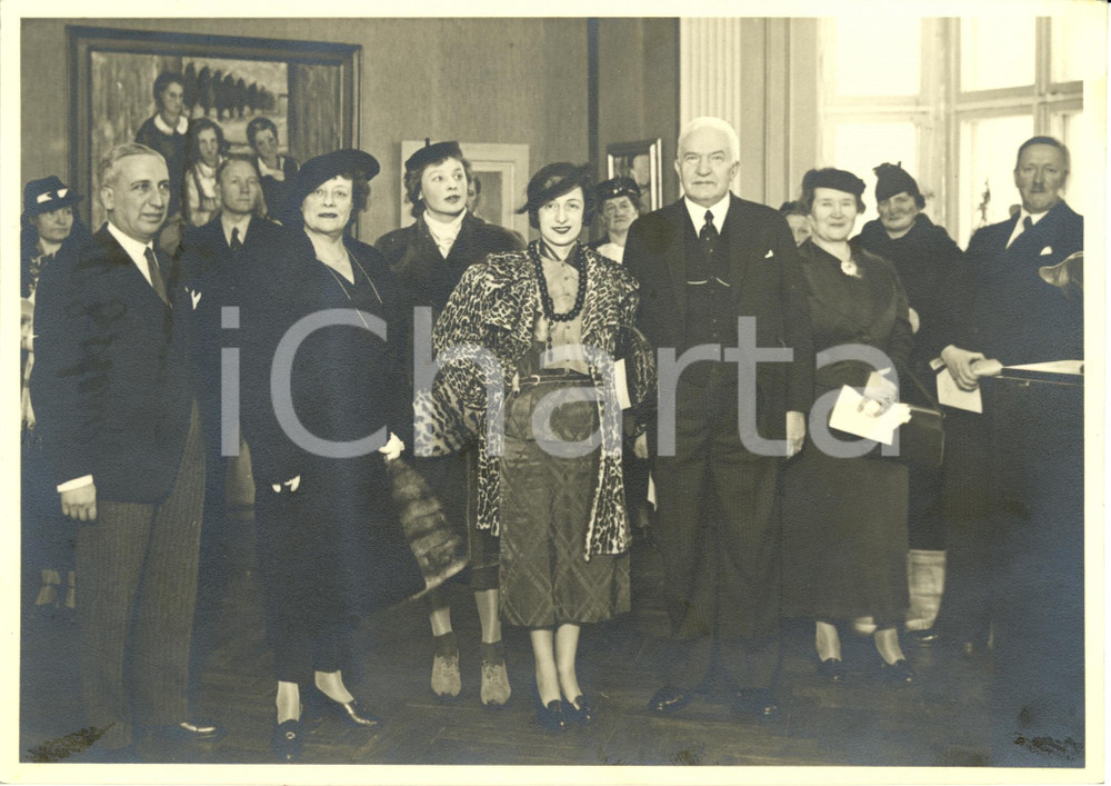 Fotografia d epoca originale 1937 TALLINN Estonia Natalia MOLA inaugura Esposizione artiste ITALIANE Foto 1