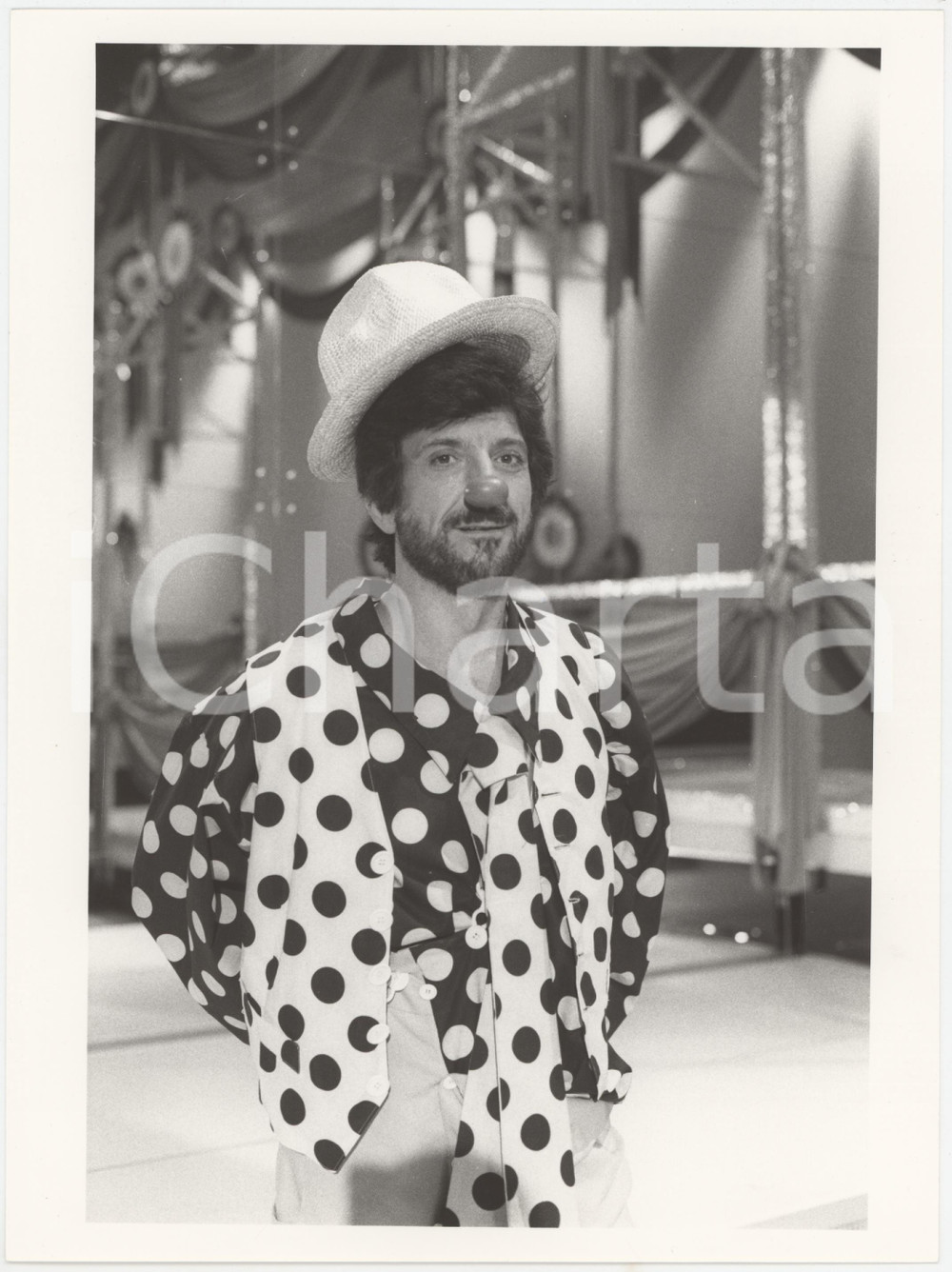 Fotografia d epoca originale 1986 RAI UNO Io a modo mio  Gigi PROIETTI in costume da clown  Foto 1 1