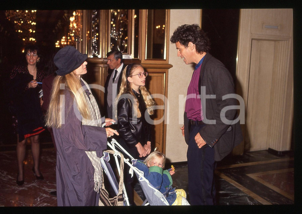 35mm vintage slide* 1991 MILANO Michael ONTKEAN Jamie SMITH JACKSON con figli 1