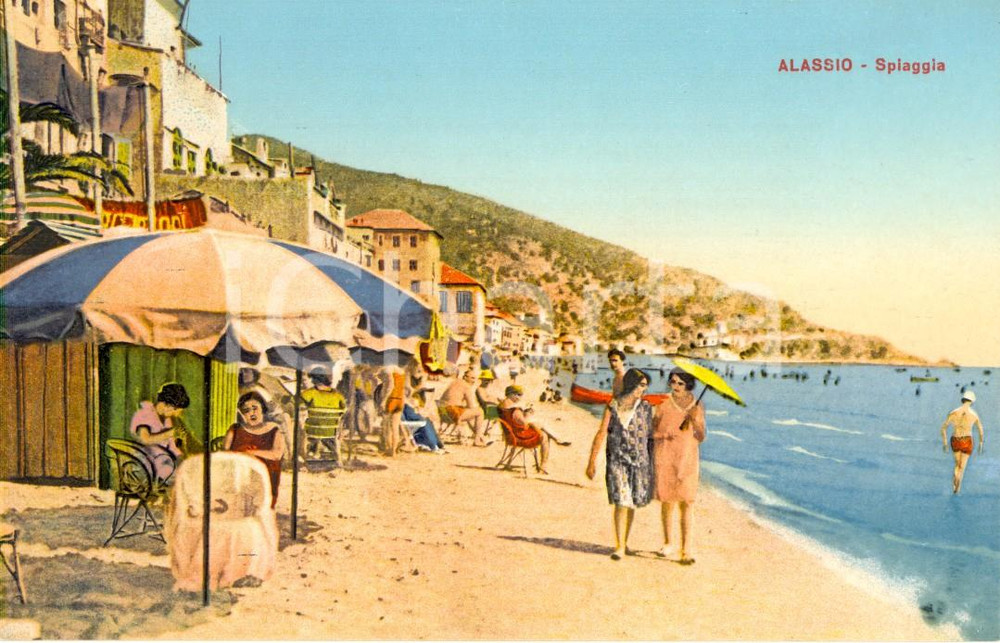 Cartolina originale da collezione 1915 ca ALASSIO SV Veduta della spiaggia con bagnanti Cartolina ANIMATA FP NV 1