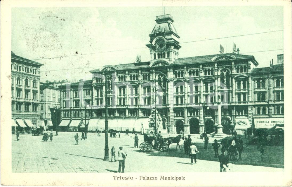 Cartolina originale da collezione 1919 TRIESTE Veduta del Palazzo Municipale *Cartolina ANIMATA con carrozza FP VG 1