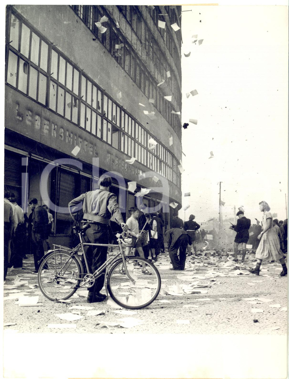 1953 EAST BERLIN HO Building occupied by strikers *Papers thrown out the windows