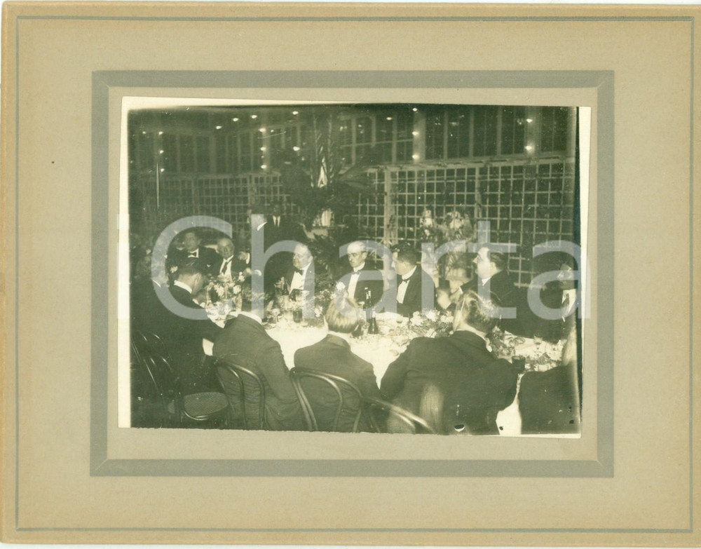Fotografia d epoca originale 1935 ca WIEN Dirigenti RIUNIONE ADRIATICA SICURTA  a una cena di gala FOTO 1