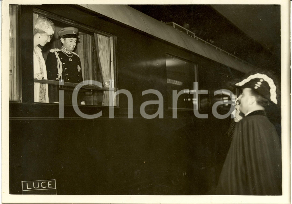 Fotografia d epoca originale 1939 FIRENZE Paolo JUGOSLAVIA Principe e Principessa OLGA alla stazione Foto 1