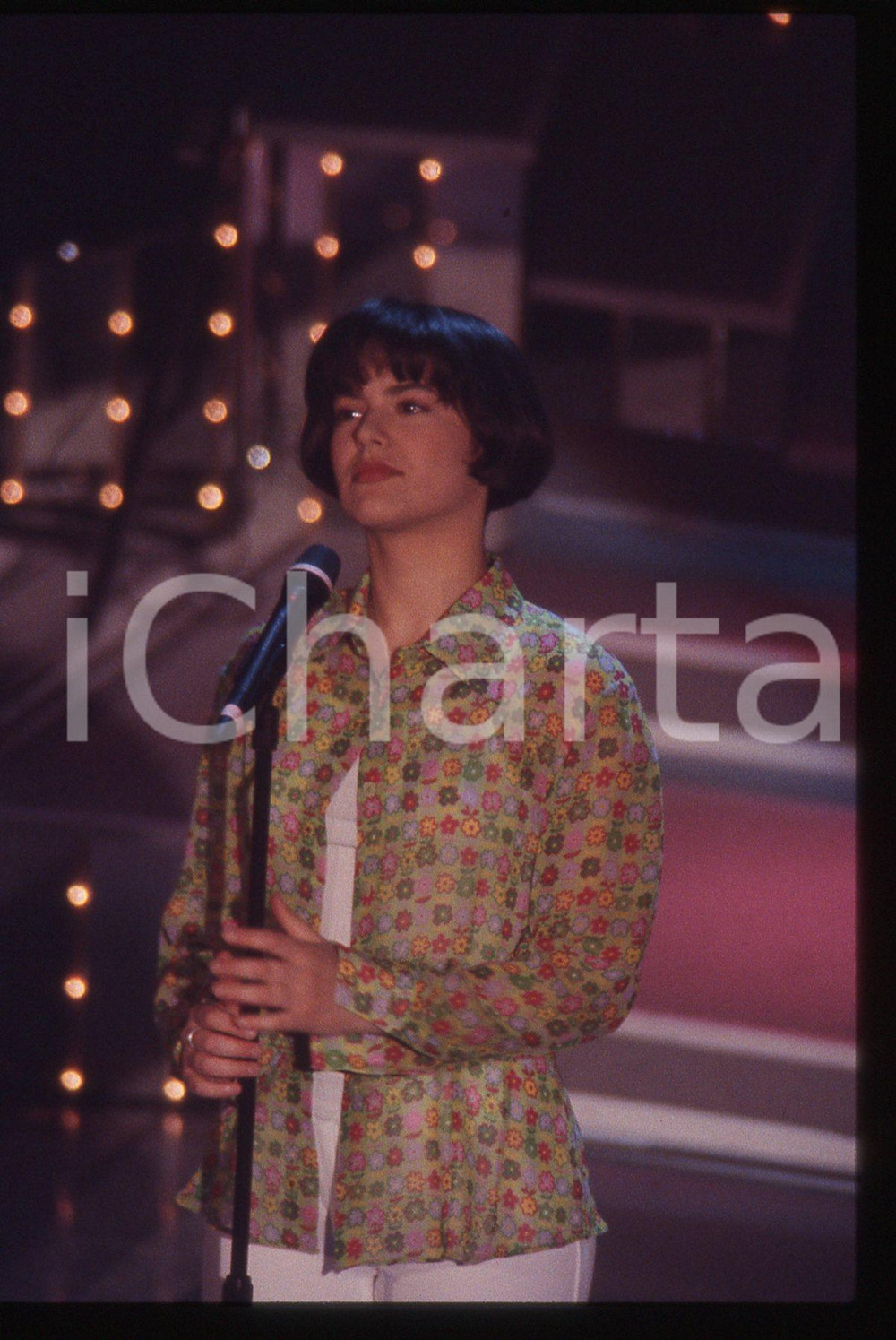 35mm vintage slide* 1996 SANREMO Silvia SALEMI sul palco del Teatro Ariston (4)