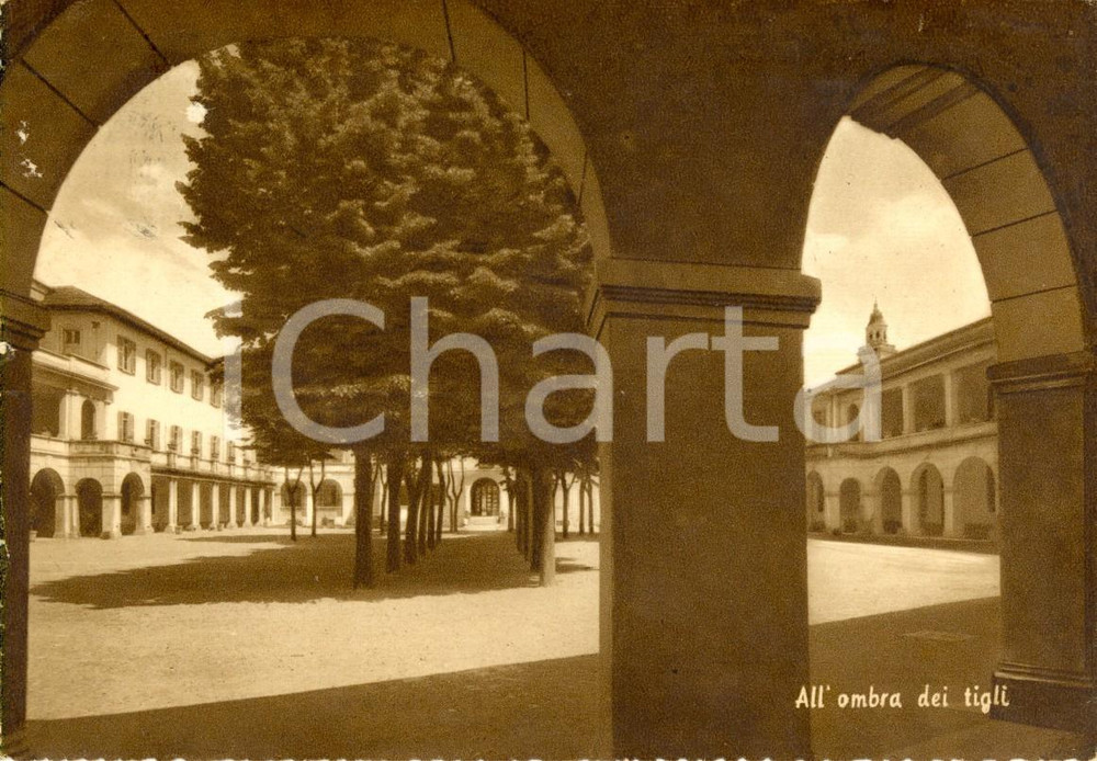 Cartolina originale da collezione 1959 SARONNO (VA) Cortile interno del Collegio Arcivescovile *DANNEGGIATA FG VG 1