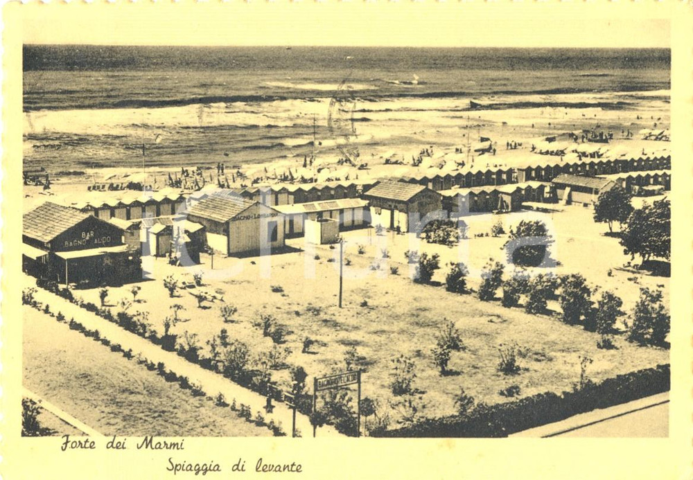 Cartolina originale da collezione 1950 ca FORTE DEI MARMI LU Spiaggia con BAGNI ALDO e LOMBARDIA FG VG 1