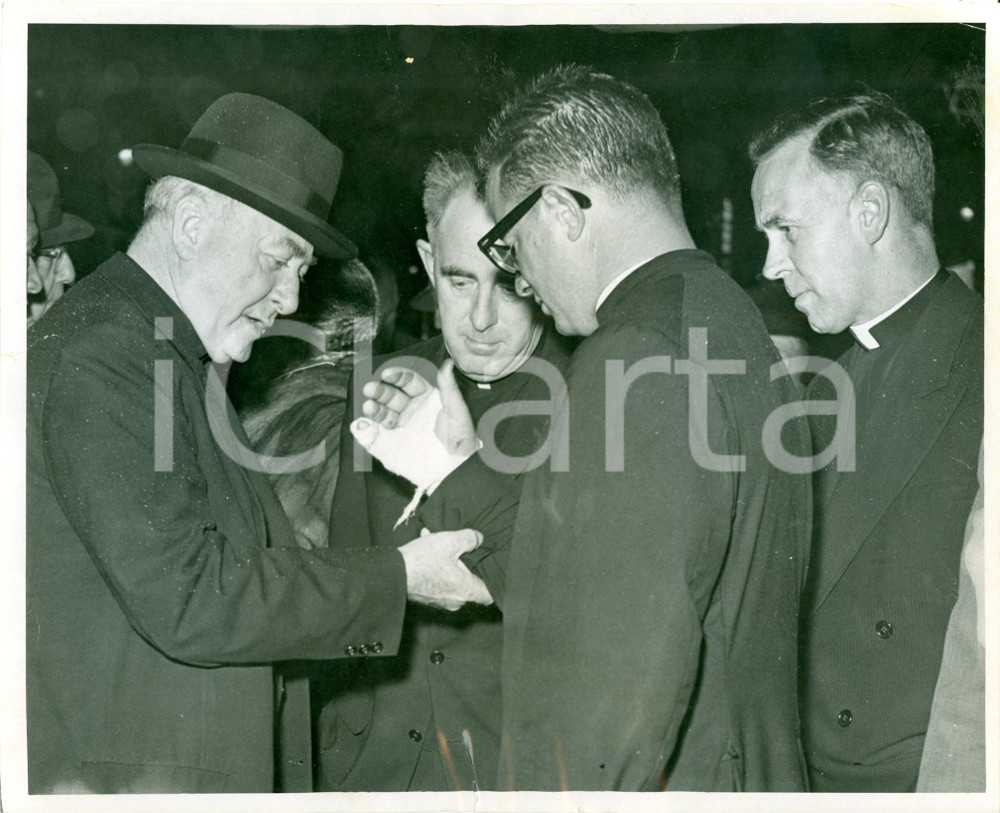 Fotografia d epoca originale 1962 SAN FRANCISCO John HEANEY injured saving sacraments ST. MARY S CATHEDRAL 1