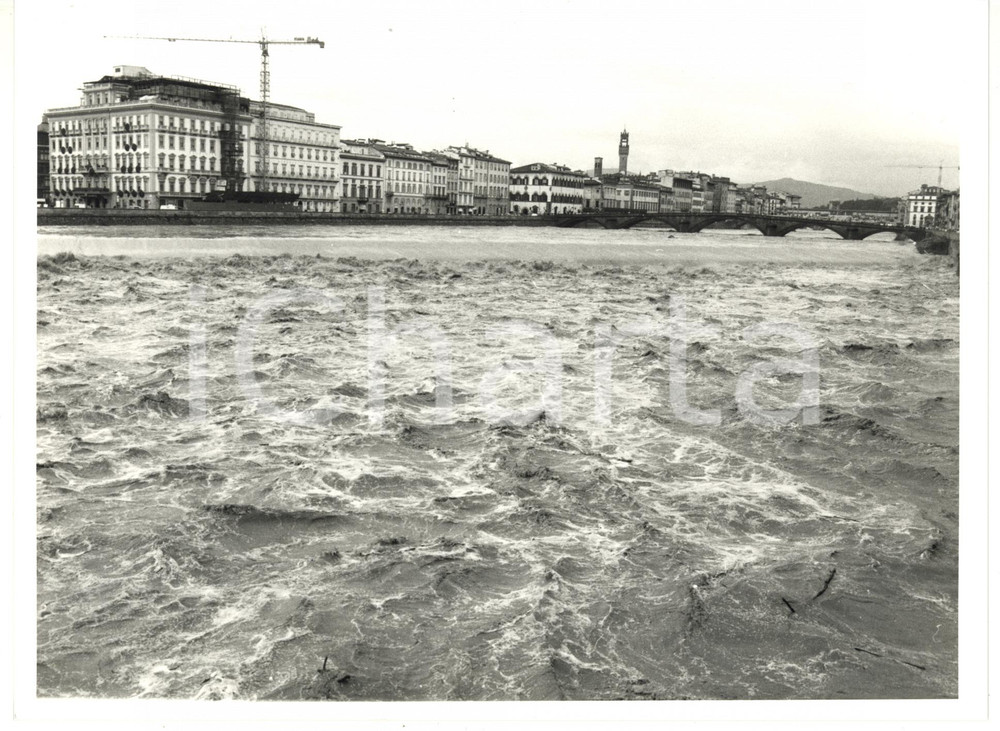 1990 ca FIRENZE Ponte alla Carraia - Arno in piena - Foto VINTAGE 24x18 cm