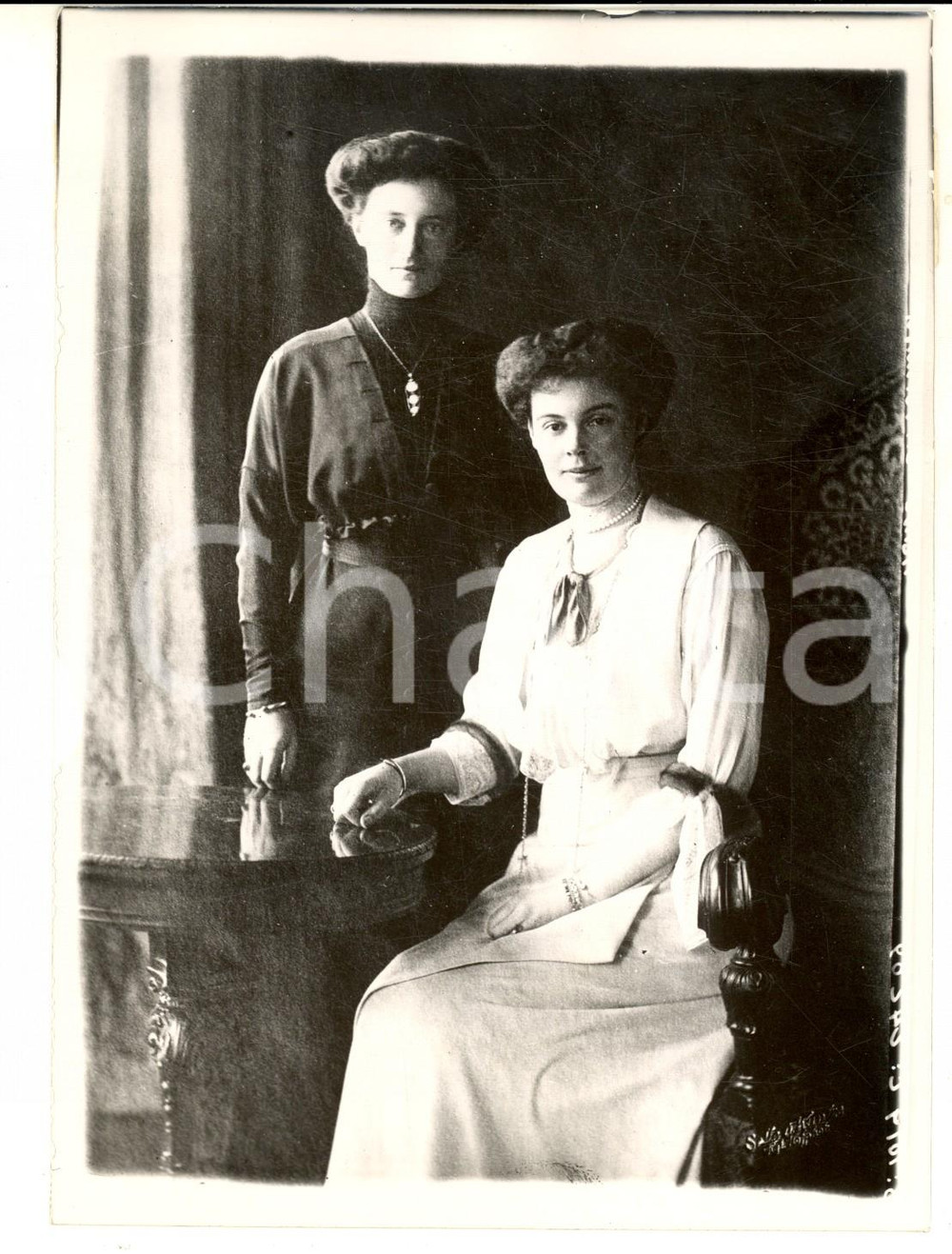 Fotografia d epoca originale 1920 ca GERMANIA Alessandrina e Cecilia MECLEMBURGOSCHWERIN Foto riproduzione 1