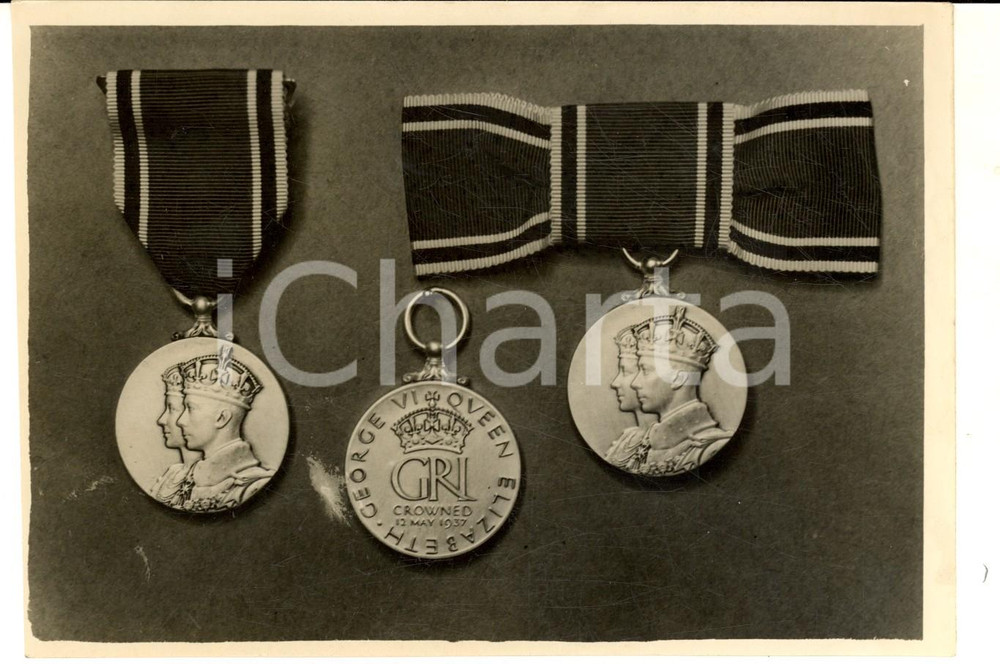 Fotografia d epoca originale 1940 ca LONDON ? The King GEORGE VI Coronation medal Photo 18x13 cm 1