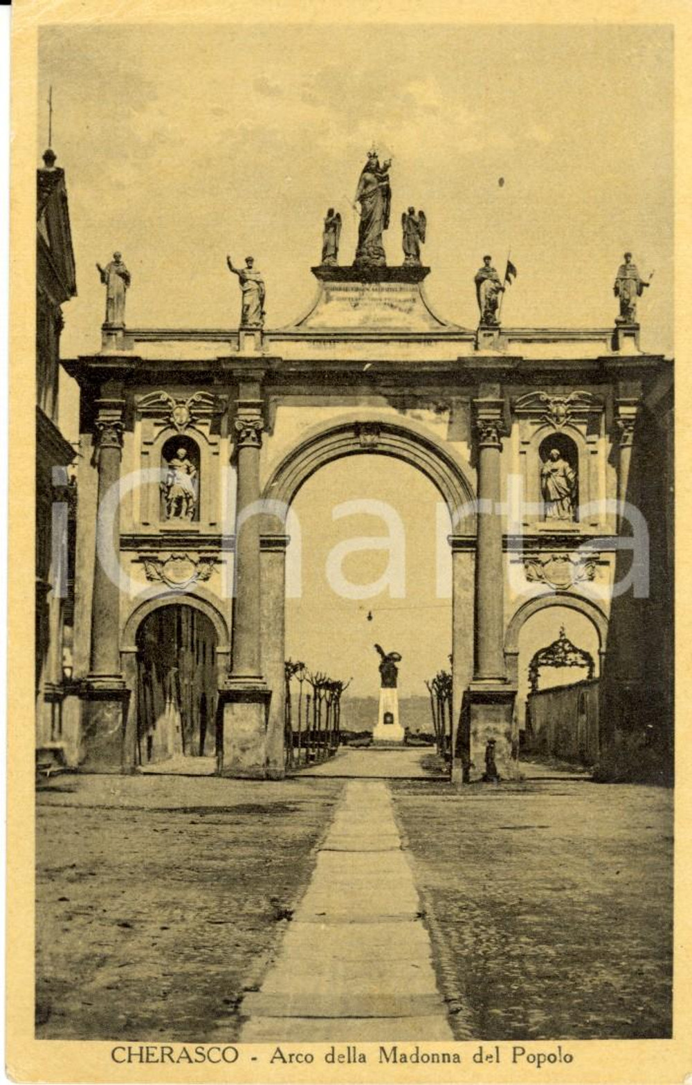 Cartolina originale da collezione 1933 CHERASCO (CN) Veduta dell'Arco della MADONNA del POPOLO *Cartolina FP NV 1