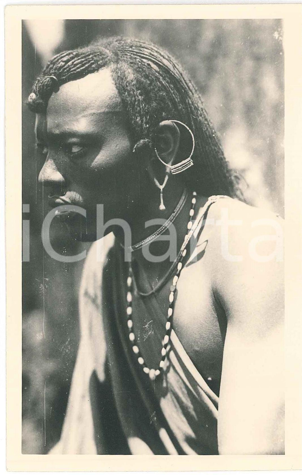1930 ca C. ZAGOURSKI «L'Afrique qui disparaît»  KENIA Homme MASAI *Postcard 142  Fotocartolina postale d'epoca, appartenente alla serie &laquo;L'Afrique qui dispara&icirc;t&raquo; del fotografo Casimir Zagourski (L&eacute;opoldville).Serie II n&deg; 142, non viaggiata.Timbro ulteriore del fotografo Henri Nicaise - Namur.CONDIZIONI: G FORMATO:  9x14 cm    originale e autentica 1