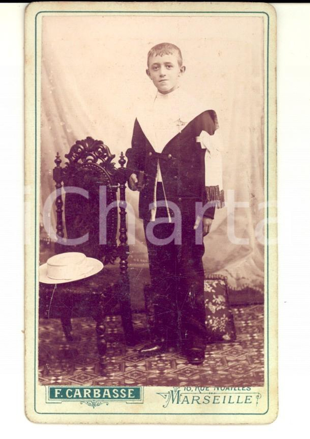 Fotografia d epoca originale 1890 ca MARSEILLE Bambino nel giorno della Prima Comunione Foto CARBASSE CDV 1