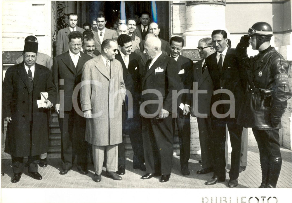 Fotografia d epoca originale 1957 NAPOLI Via Caracciolo  Achille LAURO con il sultano Mohammed Ben YOUSSEF 1