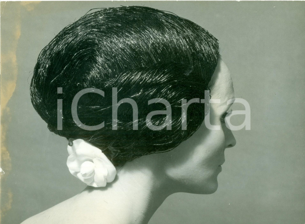 Fotografia d epoca originale 1960 ca PARIS MODA Modella con chigno basso Fotografia DANNEGGIATA 1
