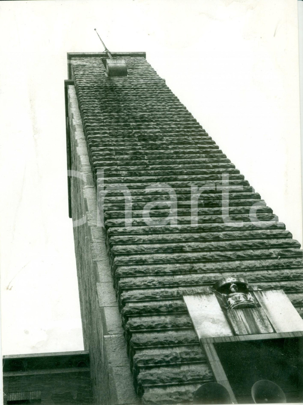 Fotografia d'epoca originale 1960 ca VARESE Scorcio della Torre Civica in Piazza MONTE GRAPPA *Fotografia 1