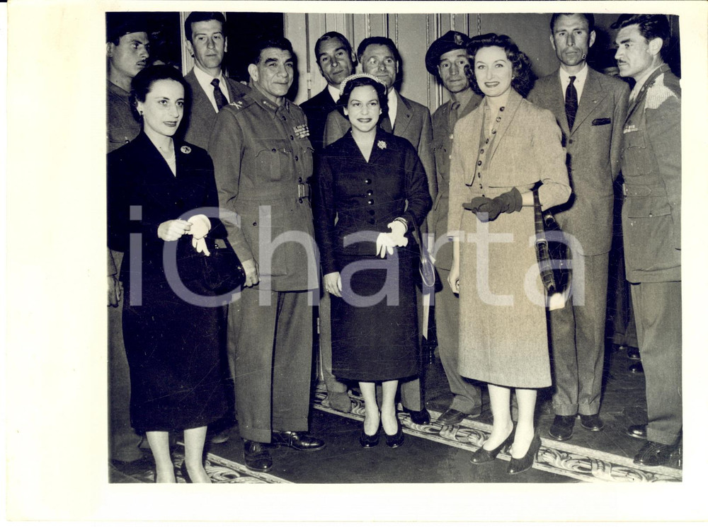 1954 IL CAIRO Presidente Mohamed NAGUIB accoglie Nazionale Italiana Polo *Foto  Fotografia d'epoca con didascalia coeva al verso.   CONDIZIONI: G FORMATO: 20x15 cm     originale e autentica 1