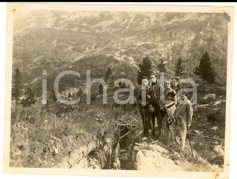 Fotografia d epoca originale 1927 PASSO DI FEDAIA TN Escursionisti ai piedi della Marmolada Foto 12x9 cm 1