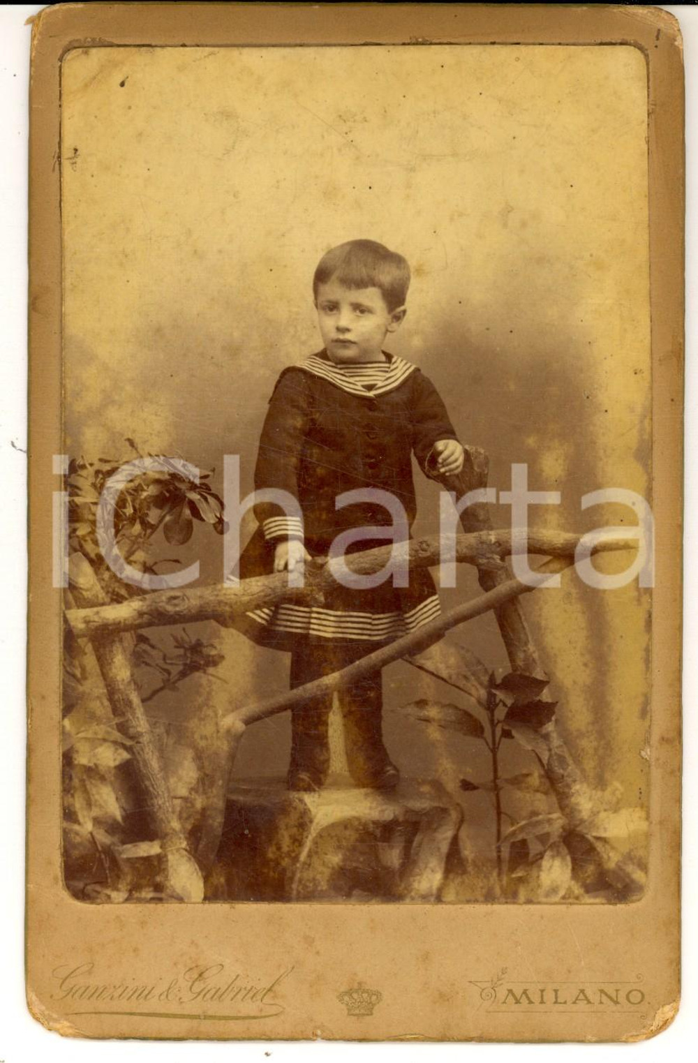 Fotografia d epoca originale 1890 ca MILANO Ritratto di bambina vestita alla marinara Foto GANZINI & GABRIEL 1