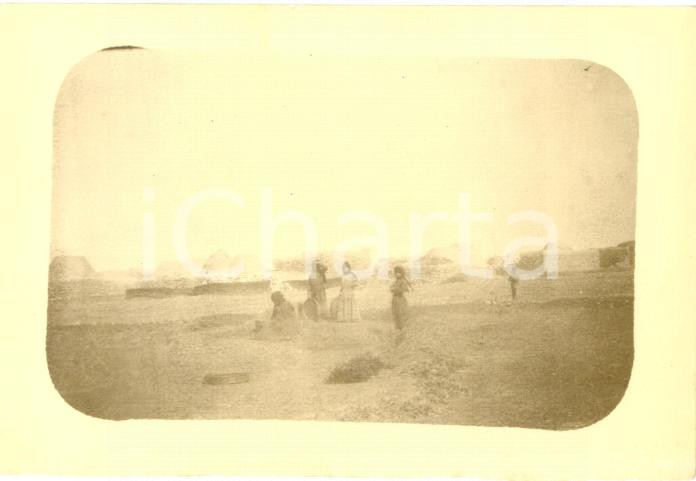 Fotografia d epoca originale 1920 MAARSETELHAME SIRIA Donne setacciano il grano Foto ORIENTE 9 x 6 cm 1