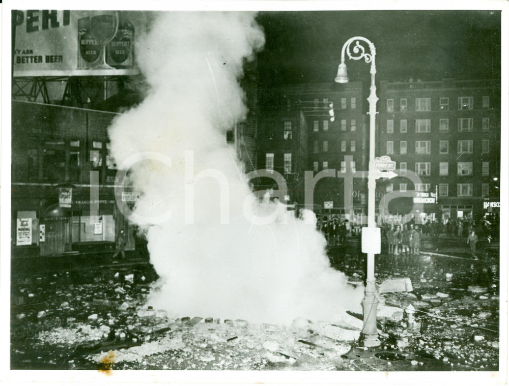 Fotografia d epoca originale 1941 NEW YORK GREENWICH VILLAGE Esplosione conduttura vapore sotterranea Foto 1