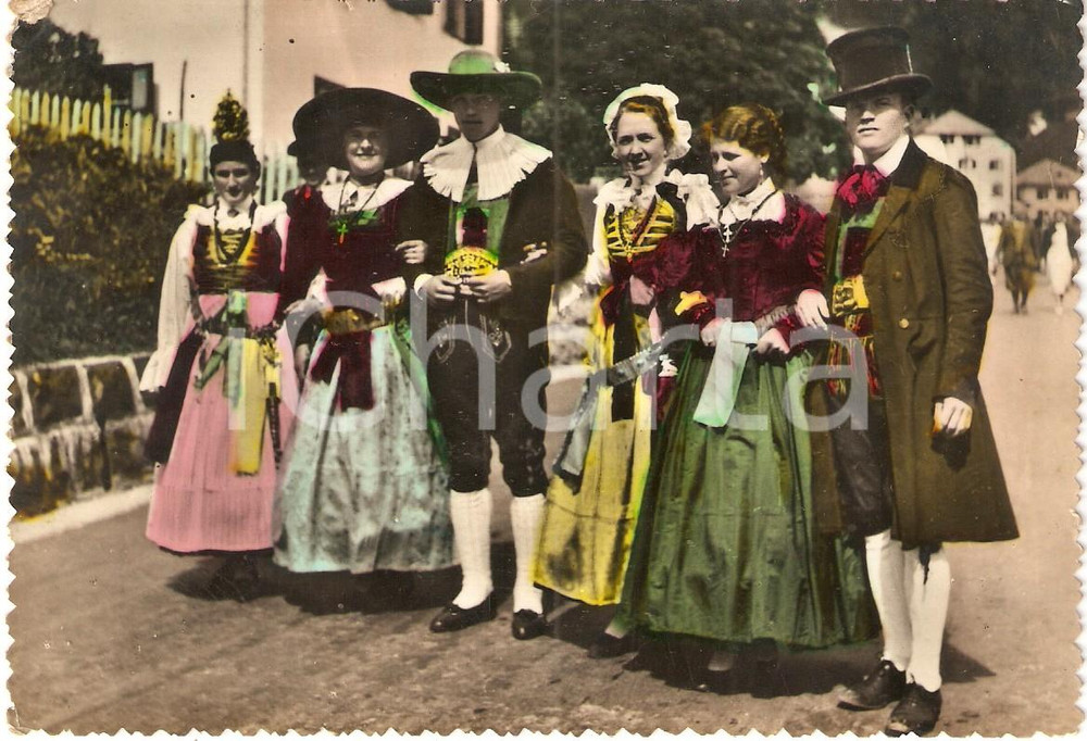 Cartolina originale da collezione 1950 ca ALTO ADIGE Uomini e donne in costume tipico Cartolina FG VG 1