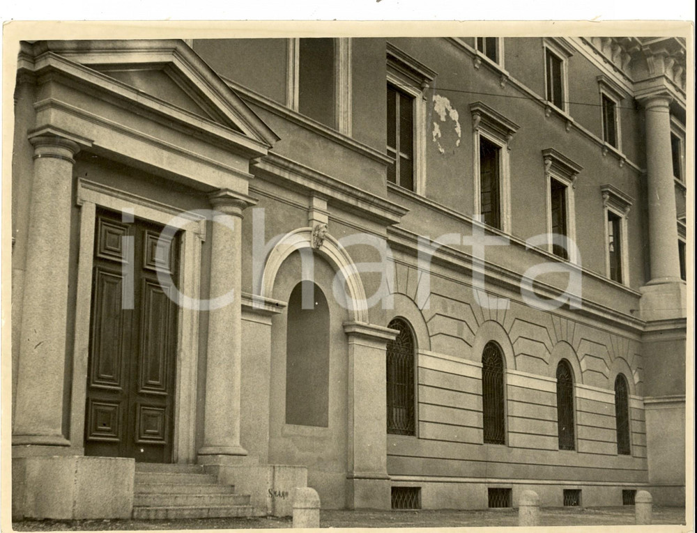 Fotografia d epoca originale 1937 MILANO S. AMBROGIO Facciata dell ex caserma giÃ  VELITI Foto 24x18 cm 1