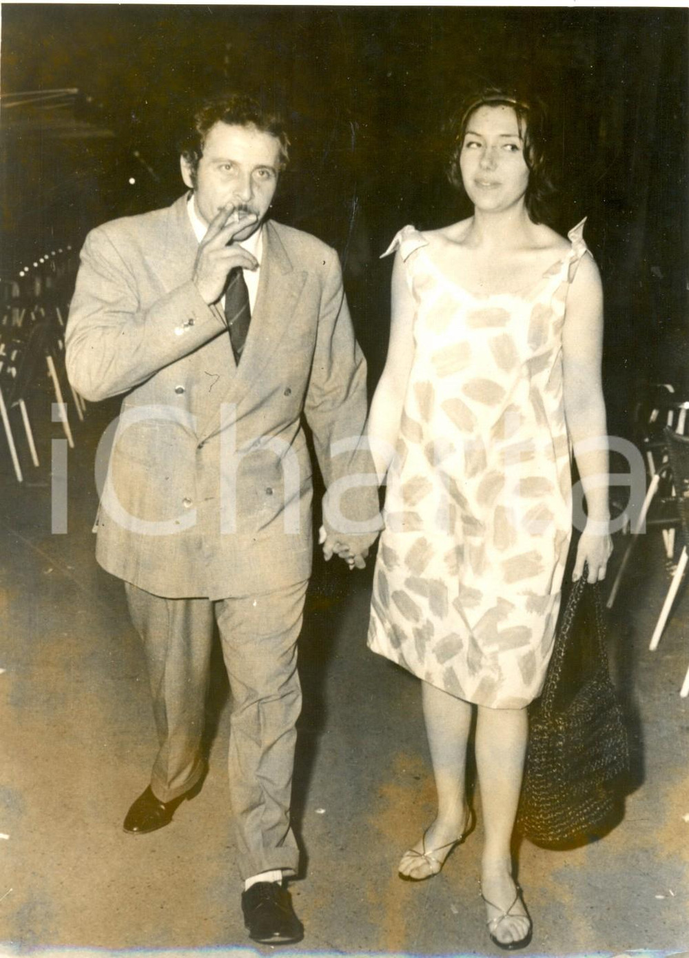 Fotografia d epoca originale 1962 ROMA Via Veneto  Domenico MODUGNO con la moglie Franca Foto 13x18 cm 1
