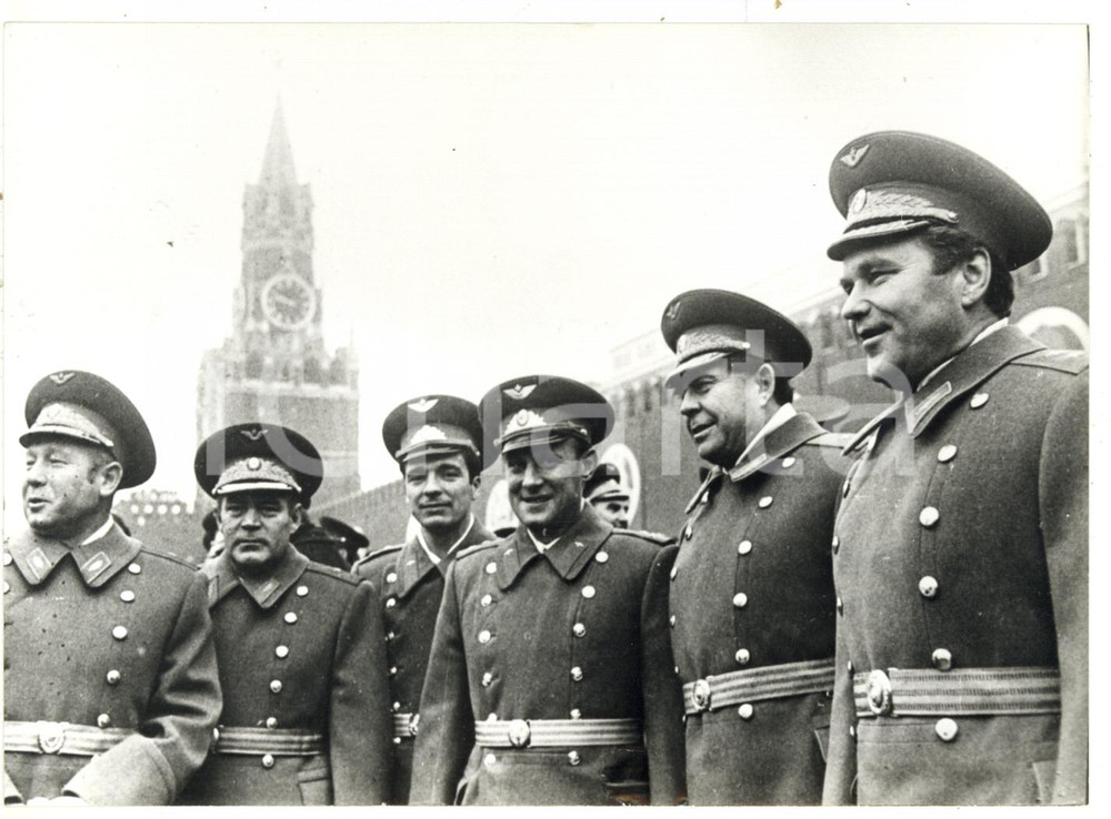 1965 ca URSS Piazza Rossa - Andrijan NIKOLAEV Vjačeslav ZUDOV Georgij BEREGOVOJ
