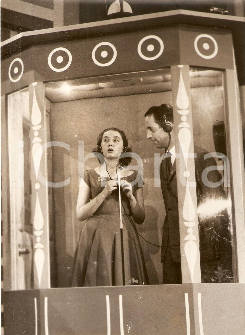 Fotografia d epoca originale 1956 LASCIA O RADDOPPIA Giovanna FERRARA risponde al quiz  Foto 13x18 cm 1