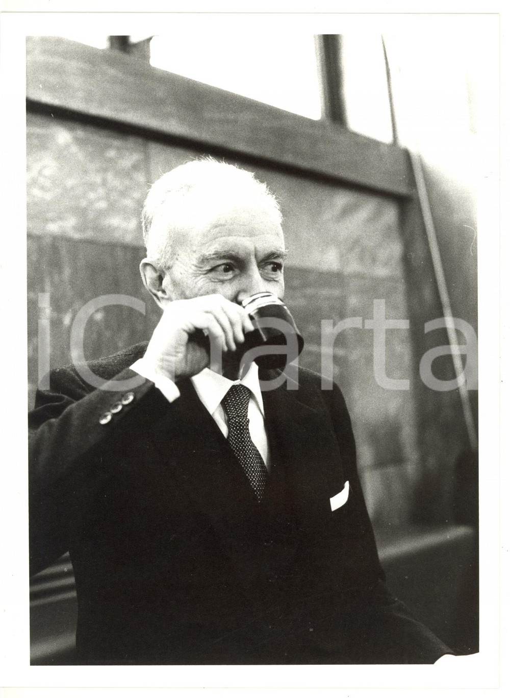 1985 ca TRIBUNALE MILANO Processo AMBROSOLI - Michele SINDONA beve un caffè (3)