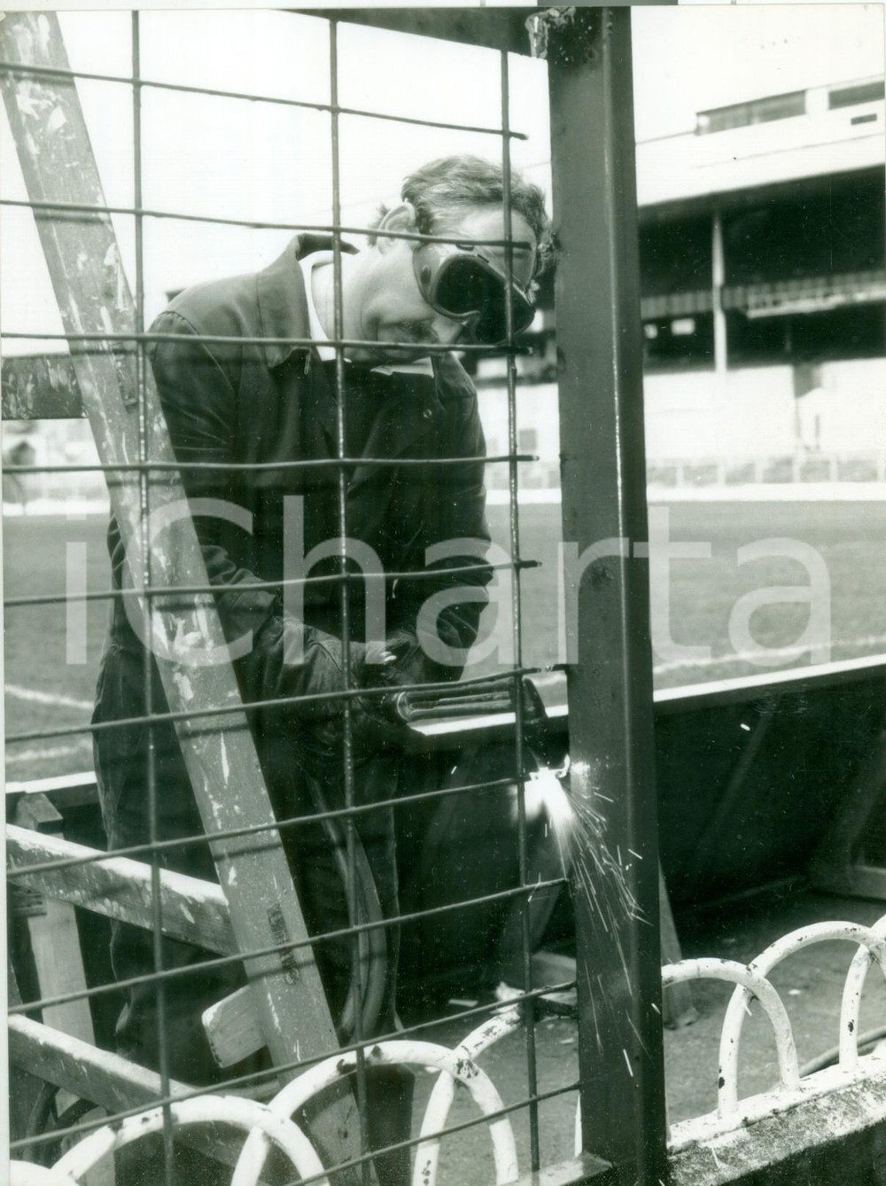 Fotografia d epoca originale 1989 LONDON Rimozione barriere al TOTTENHAM HOTSPUR dopo strage di HILLSBOUROUGH 1