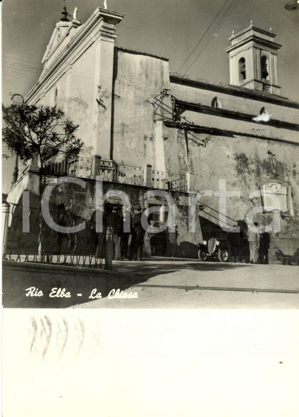 Cartolina originale da collezione 1975 RIO NELL'ELBA (LI) Veduta della chiesa *Cartolina ANIMATA con auto FG VG 1