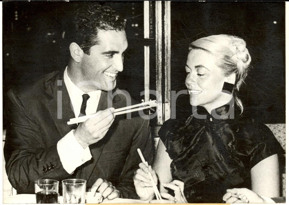1959 HONG KONG Nozze Jacques BERGERAC - Dorothy MALONE - Pranzo cinese *Foto