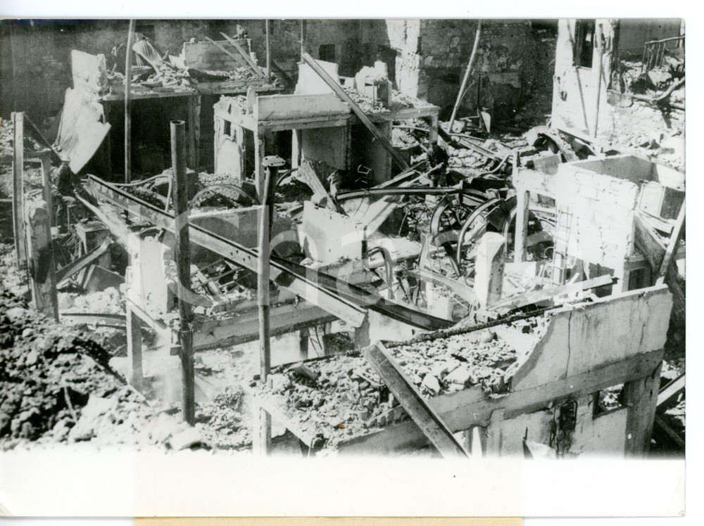 1960 DAMASCO (SIRIA) Souk degli Orafi - Quartiere devastata da un incendio *Foto Fotografia d'epoca con didascalia coeva.  CONDIZIONI: G (ma lieve ondulatura al margine inferiore) FORMATO: 18x13 cm     originale e autentica 1
