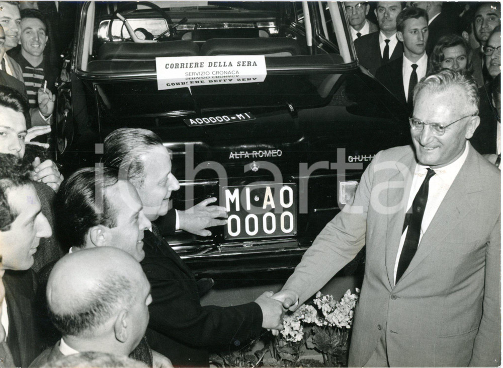 1965 MILANO ALFA ROMEO GIULIA immatricolata con la prima targa del milione *Foto