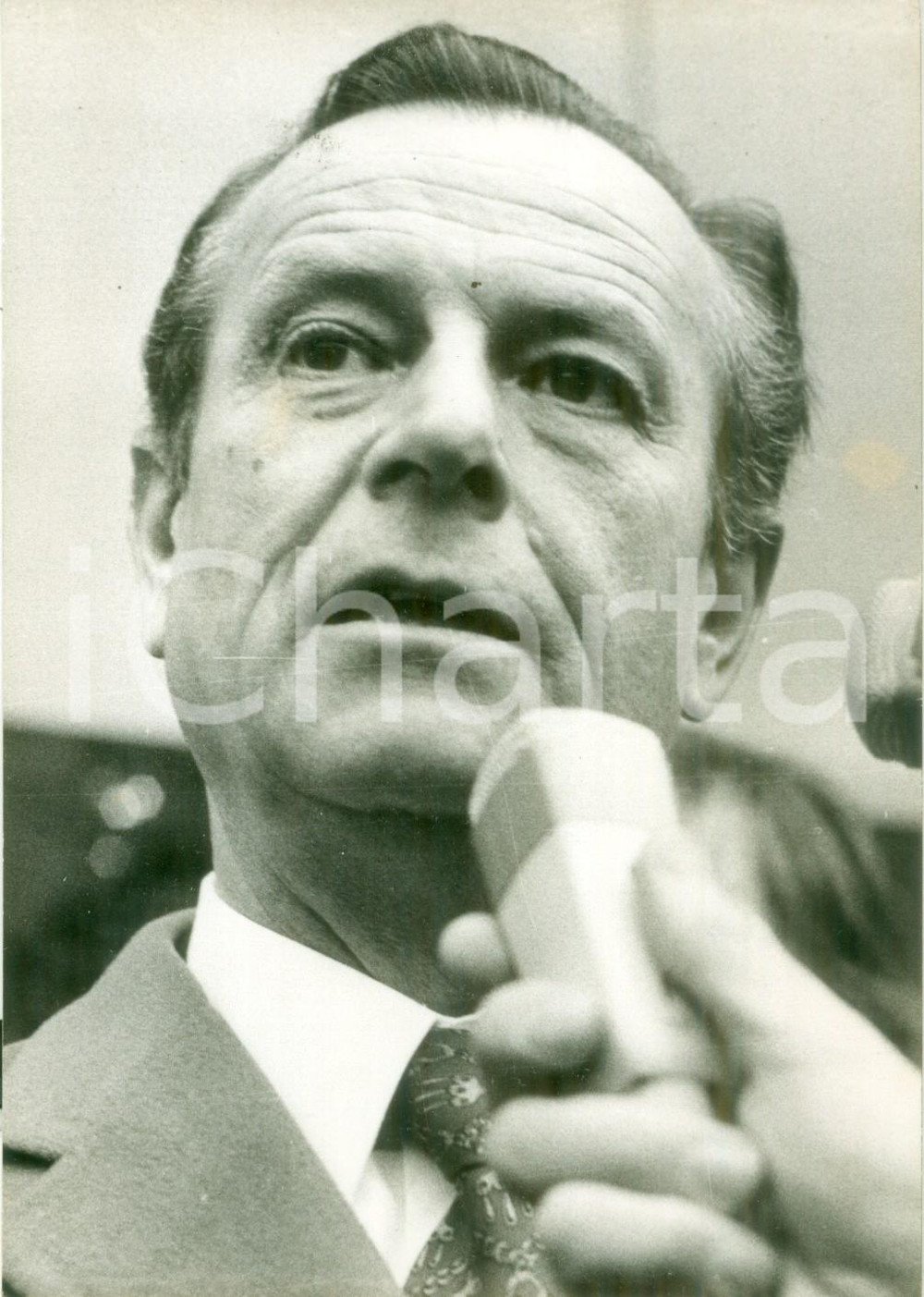 Fotografia d epoca originale 1975 PARIS Jean LECANUET rilascia dichiarazione ai giornalisti Fotografia 1