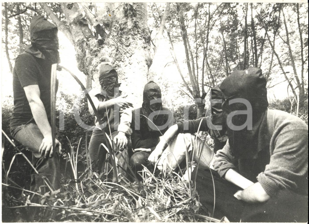1970 ca BAYONNE Separatisti baschi dell'ETA pronti alla lotta armata - Foto