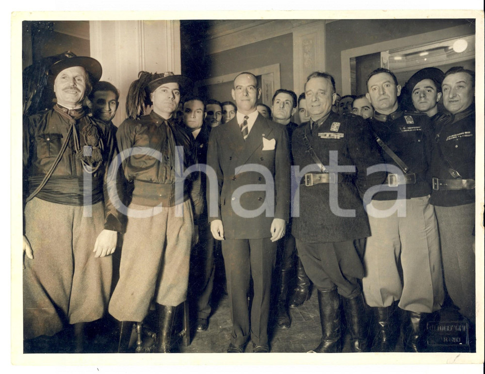 Fotografia d epoca originale 1940 ca TORINO Raduno di BERSAGLIERI con le autoritÃ  Foto OTTOLENGHI 25x18 1