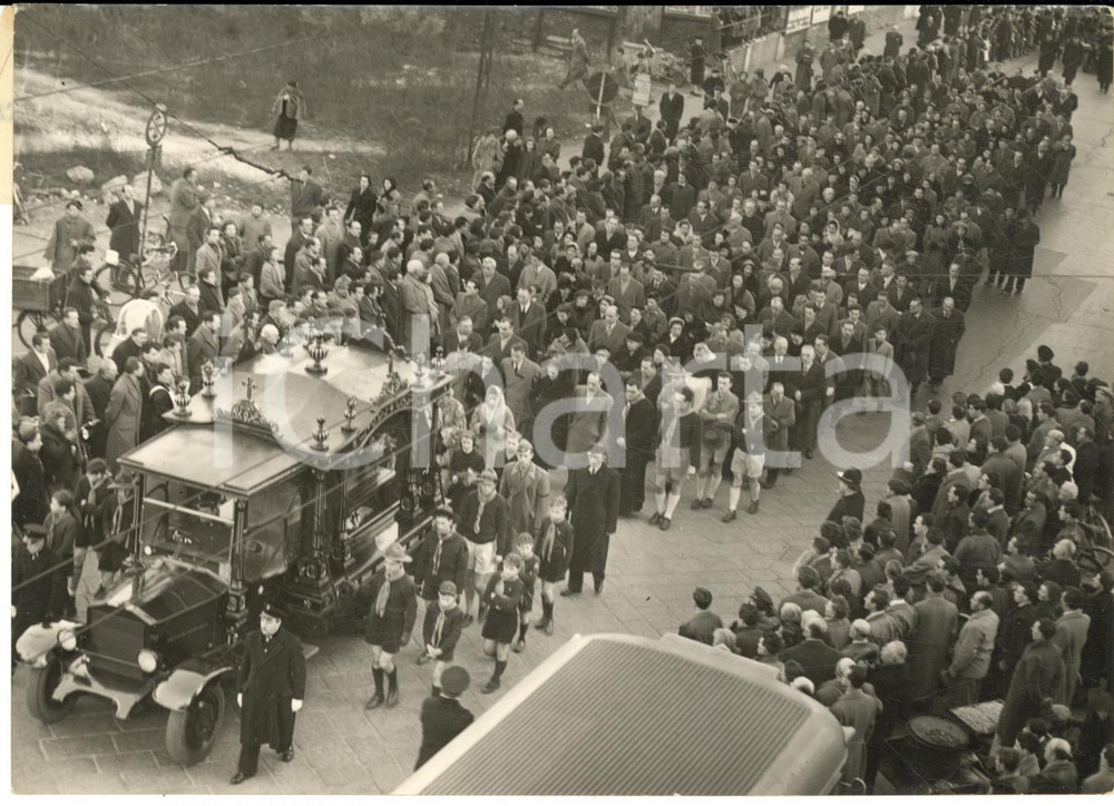 1954 MILANO Funerali di tre boy scout morti in Val Formazza - Foto 18x13 cm
